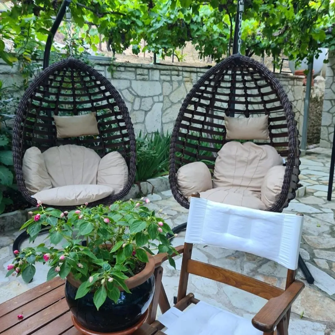 Guest house Klejdi'S House Hotel Qeparo Albania