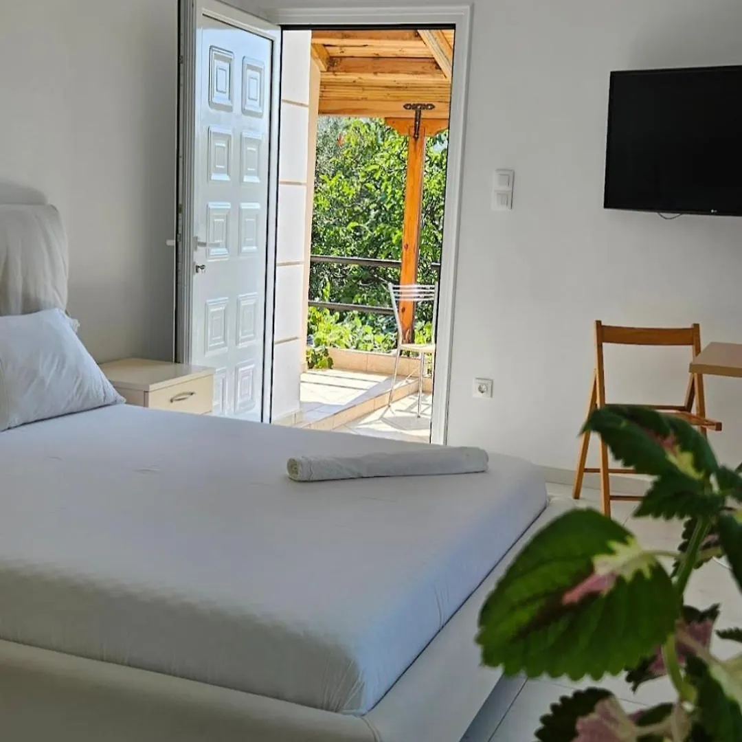 Klejdi'S House Hotel Qeparo