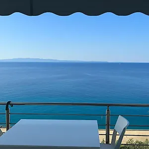 Blue Sea Apartment
